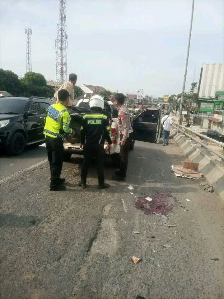 Kecelakaan Beruntun di Fly Over Pabrik Es Cikarang, Dua Kendaraan Rusak Parah