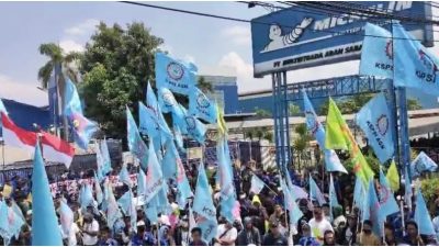 Aksi Buruh  6.000 Orang Geruduk Pabrik Michelin Indonesia Cikarang Menolak PHK