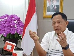 Mendagri Sebut Ada SIMPEG untuk Pantau ASN WFH: Kalau Jalan-jalan Ketahuan