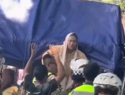 Rombongan Wisatawan di Anyer Protes Jalan Ditutup, Sempat Coba Terobos Jalur