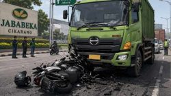 Lakalantas Di Kawasan Jababeka Cikarang Seorang Pengendara Motor Tewas