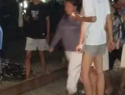Pengendara Sepeda Motor Tertabrak Kereta Api Di Tanjung Pura Karawang