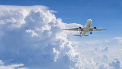 Kelalaian Fatal di Udara: Pesawat Jatuh Usai Pilot Biarkan Anaknya Pegang Alat Kontrol