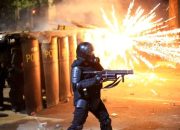 Demo Penolakan Biaya Hidup Tinggi di Italia Berujung Bentrok dengan Polisi