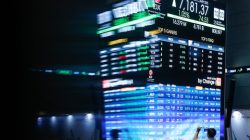 IHSG Ditutup Menguat 1,21 Persen ke 6.192