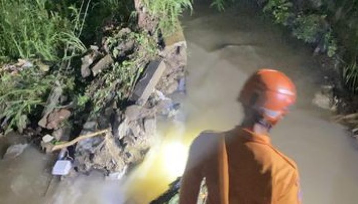 Tanggul Irigasi di Cimanggu Bogor Jebol gegara Kali Meluap Saat Hujan