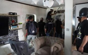 Tim Gabungan dari Direktorat Tindak Pidana Narkoba Bareskrim Polri Bersama Ditresnarkoba Polda