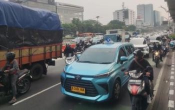 Satu Unit Truk Mengalami Gangguan Mesin atau Mogok di Jl MT Haryono